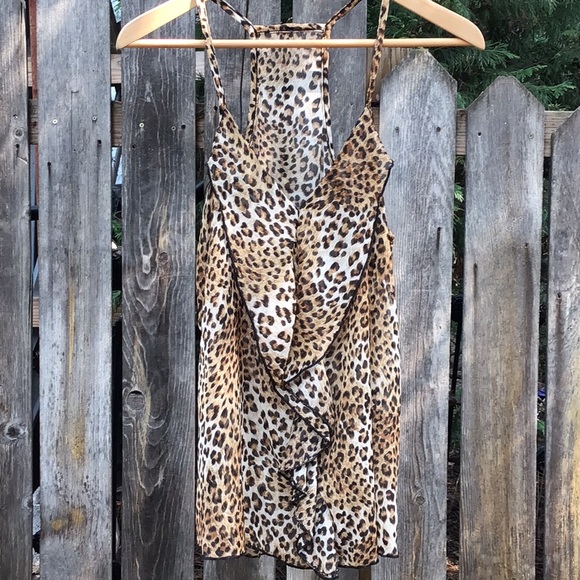 Light & Sheer Ruffle Tank Top - Picture 2 of 10